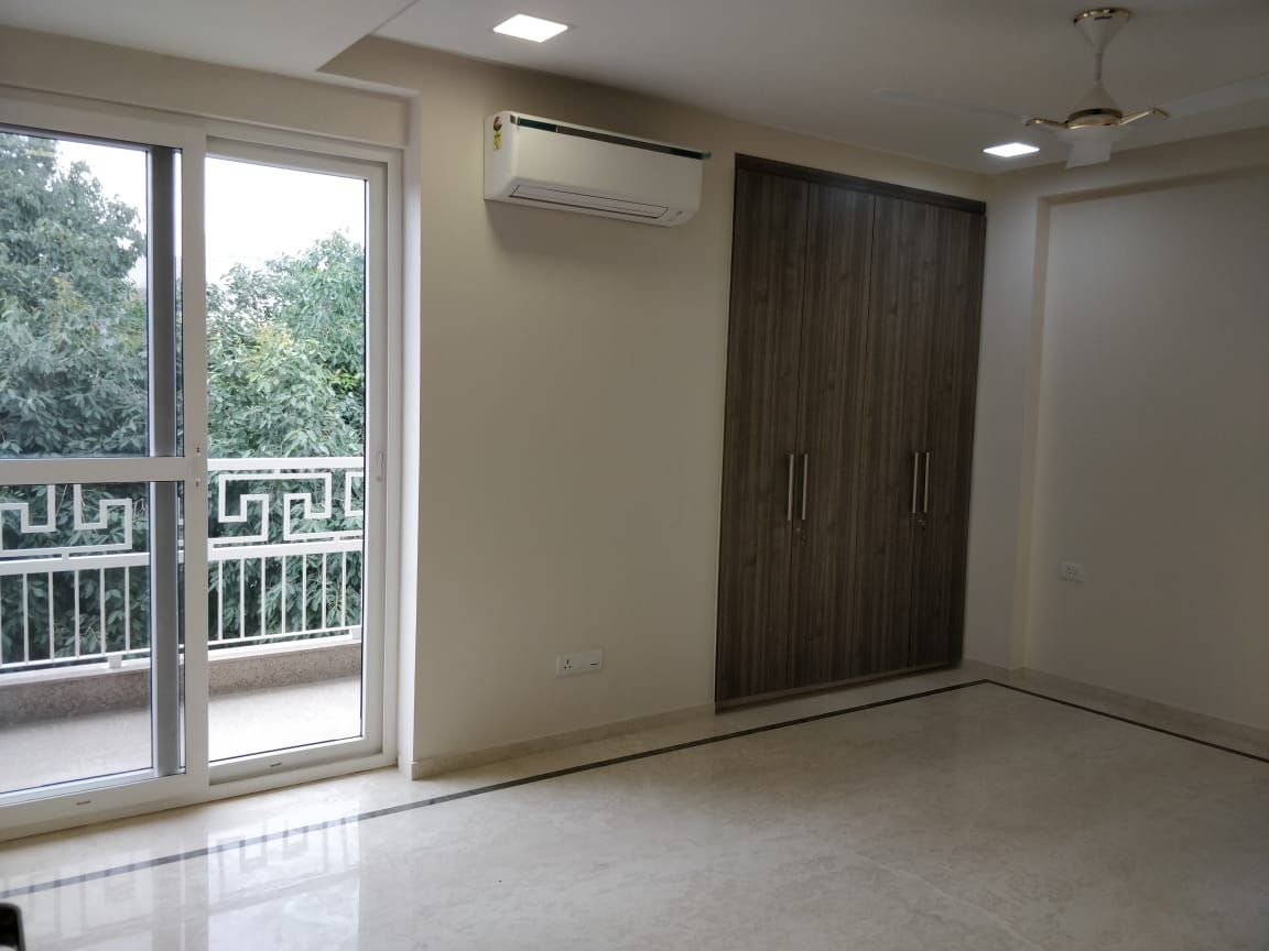 Builder Floor Available for Sale in Panchsheel Enclave